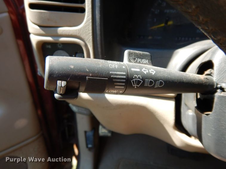 image for item HF9358 1998 Chevrolet 1500  Ext. Cab pickup truck