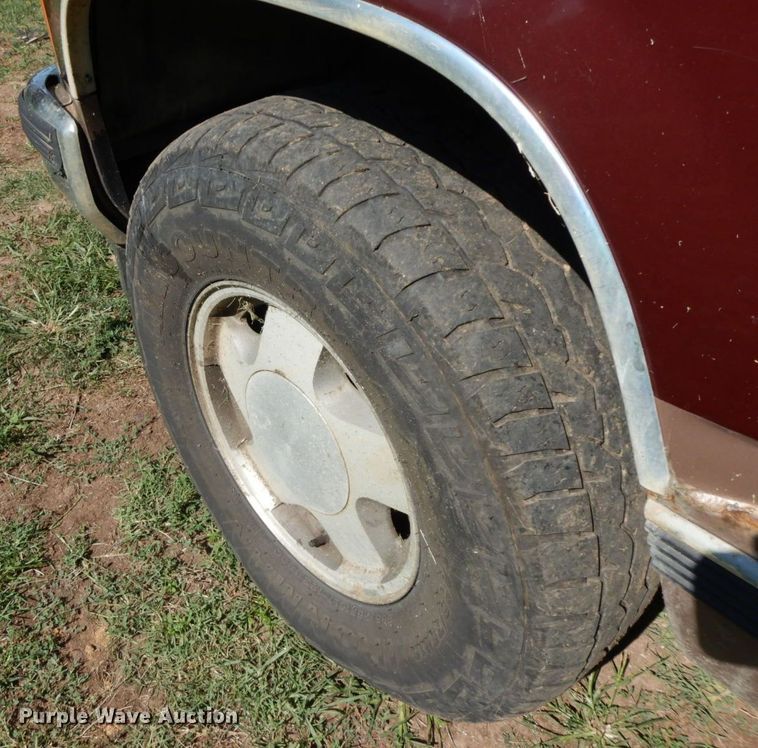 image for item HF9358 1998 Chevrolet 1500  Ext. Cab pickup truck