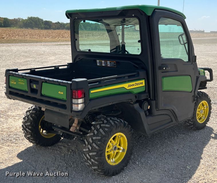 image for item IA9054 2021 John Deere XUV835R  utility vehicle