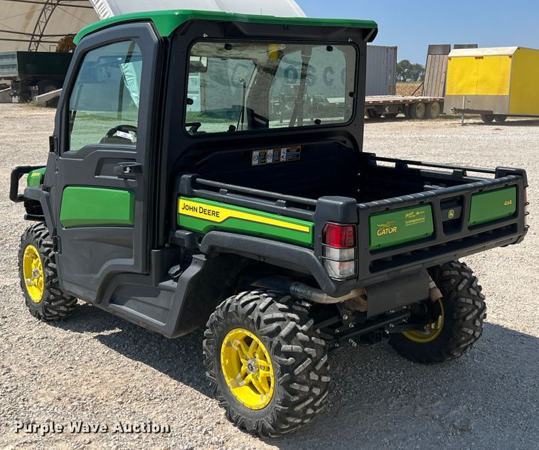 image for item IA9054 2021 John Deere XUV835R  utility vehicle