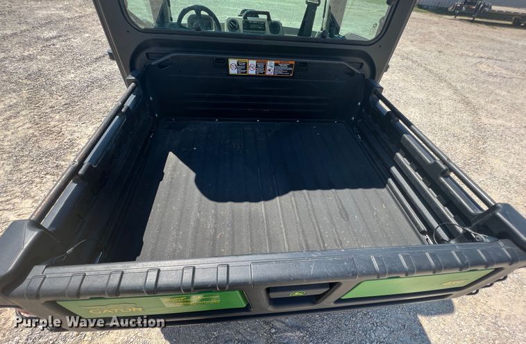 image for item IA9054 2021 John Deere XUV835R  utility vehicle