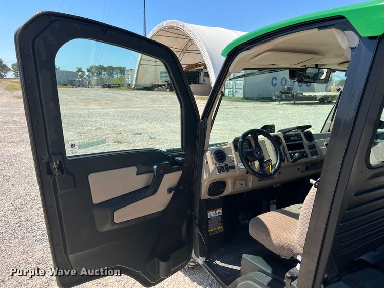 image for item IA9054 2021 John Deere XUV835R  utility vehicle