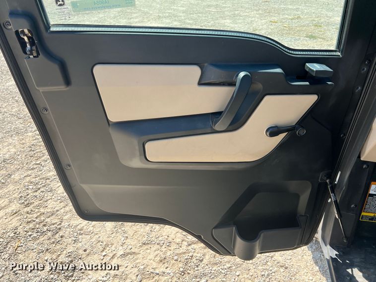 image for item IA9054 2021 John Deere XUV835R  utility vehicle