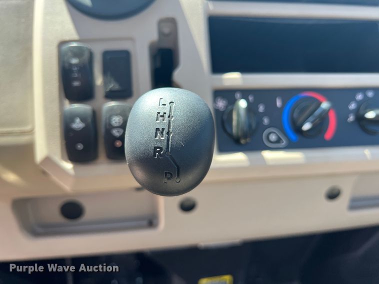 image for item IA9054 2021 John Deere XUV835R  utility vehicle