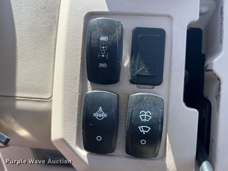 image for item IA9054 2021 John Deere XUV835R  utility vehicle