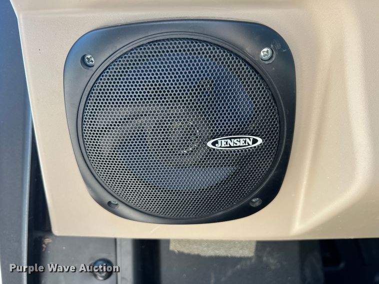 image for item IA9054 2021 John Deere XUV835R  utility vehicle