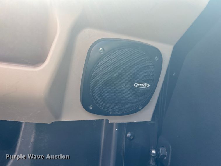 image for item IA9054 2021 John Deere XUV835R  utility vehicle