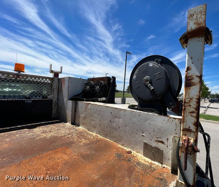 image for item IA9101 2009 Ford F550 Super Duty  Crew Cab utility / service truck