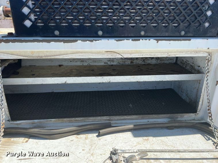 image for item IA9101 2009 Ford F550 Super Duty  Crew Cab utility / service truck