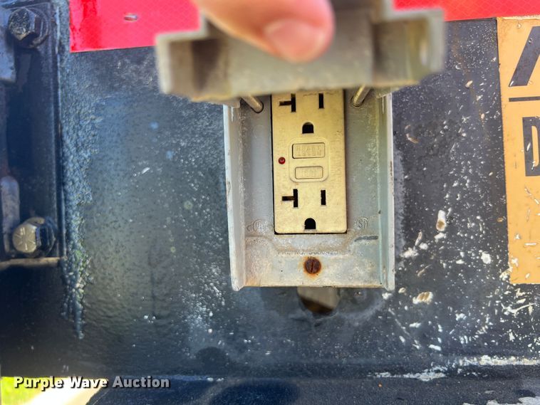 image for item IA9101 2009 Ford F550 Super Duty  Crew Cab utility / service truck