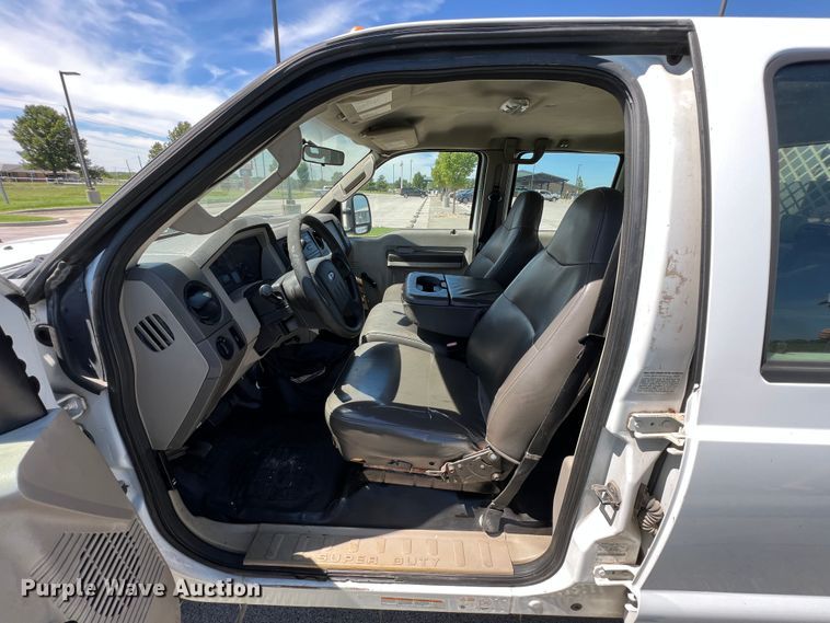 image for item IA9101 2009 Ford F550 Super Duty  Crew Cab utility / service truck