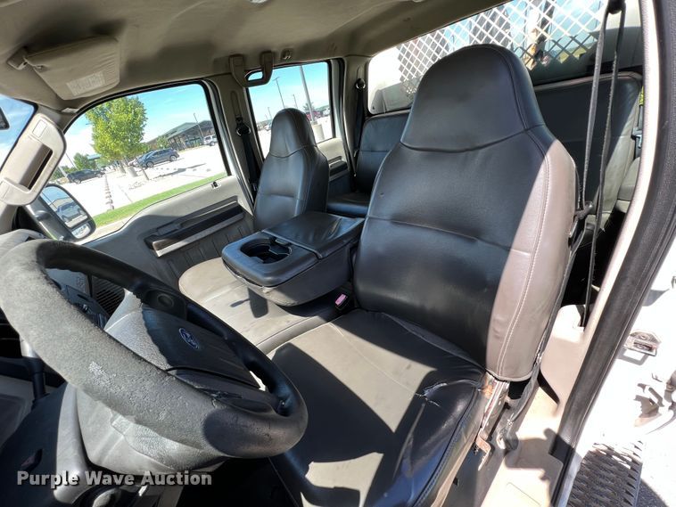 image for item IA9101 2009 Ford F550 Super Duty  Crew Cab utility / service truck