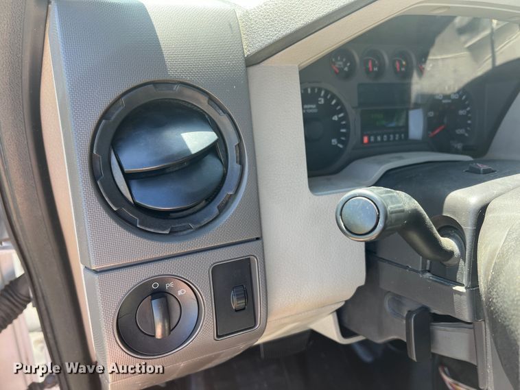 image for item IA9101 2009 Ford F550 Super Duty  Crew Cab utility / service truck