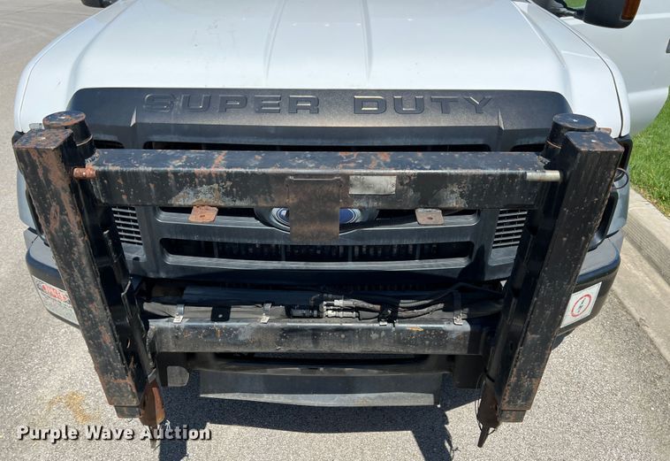 image for item IA9101 2009 Ford F550 Super Duty  Crew Cab utility / service truck