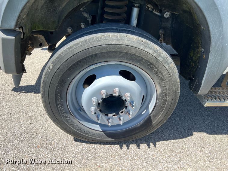 image for item IA9101 2009 Ford F550 Super Duty  Crew Cab utility / service truck