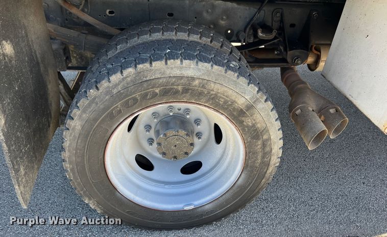 image for item IA9101 2009 Ford F550 Super Duty  Crew Cab utility / service truck