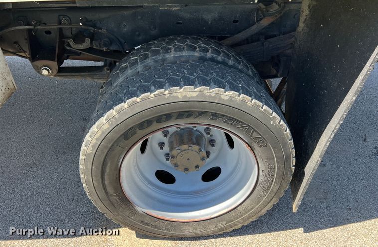 image for item IA9101 2009 Ford F550 Super Duty  Crew Cab utility / service truck