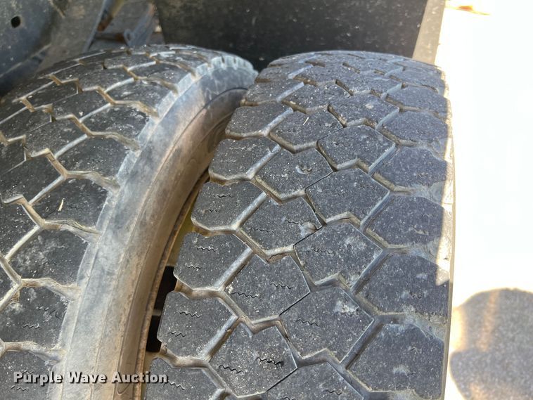 image for item IA9101 2009 Ford F550 Super Duty  Crew Cab utility / service truck