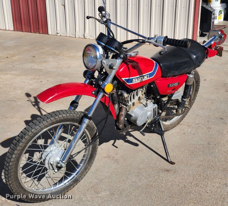 image for item KC9459 1973 Suzuki TS125  motorcycle