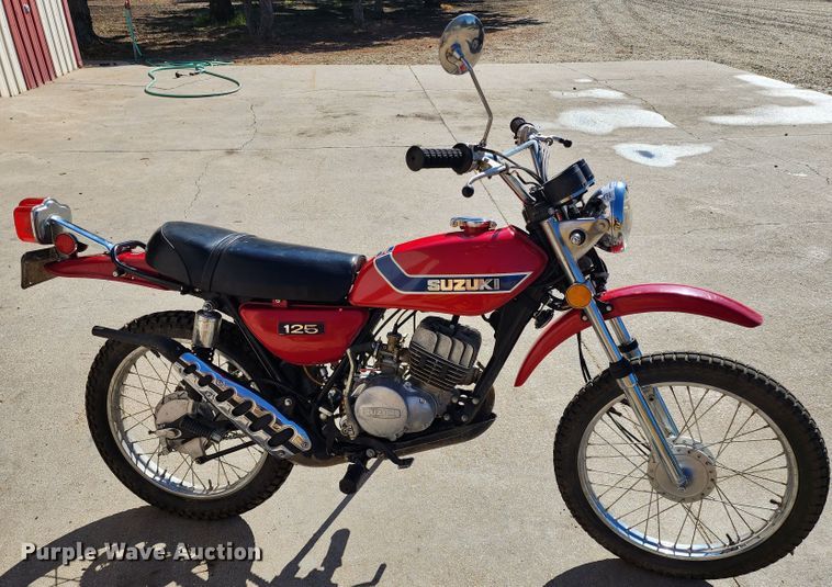 image for item KC9459 1973 Suzuki TS125  motorcycle