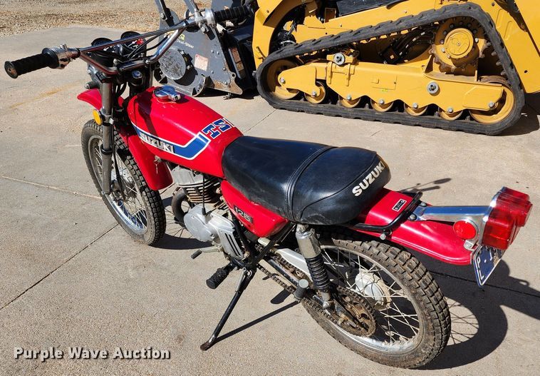 image for item KC9459 1973 Suzuki TS125  motorcycle