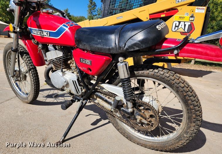 image for item KC9459 1973 Suzuki TS125  motorcycle