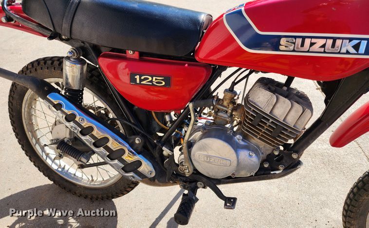 image for item KC9459 1973 Suzuki TS125  motorcycle