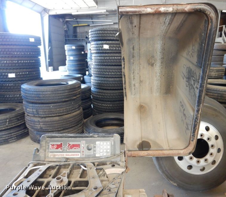 image for item KF9521 (2) Coats computer wheel balancers