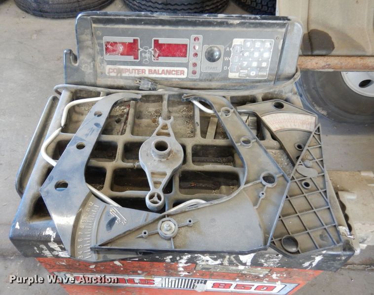 image for item KF9521 (2) Coats computer wheel balancers