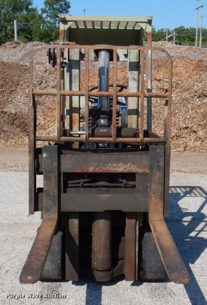 image for item KF9522 Clark  forklift