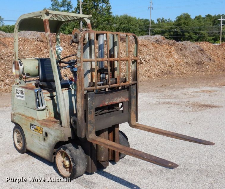 image for item KF9522 Clark  forklift