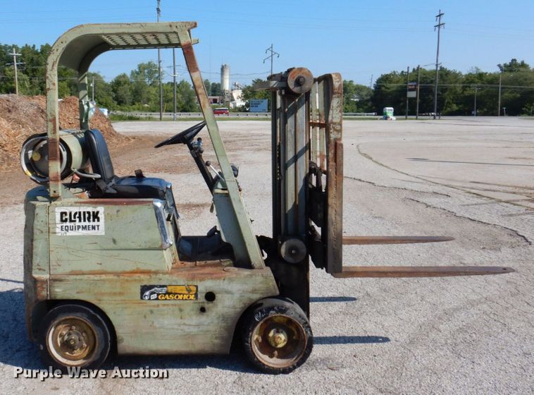 image for item KF9522 Clark  forklift