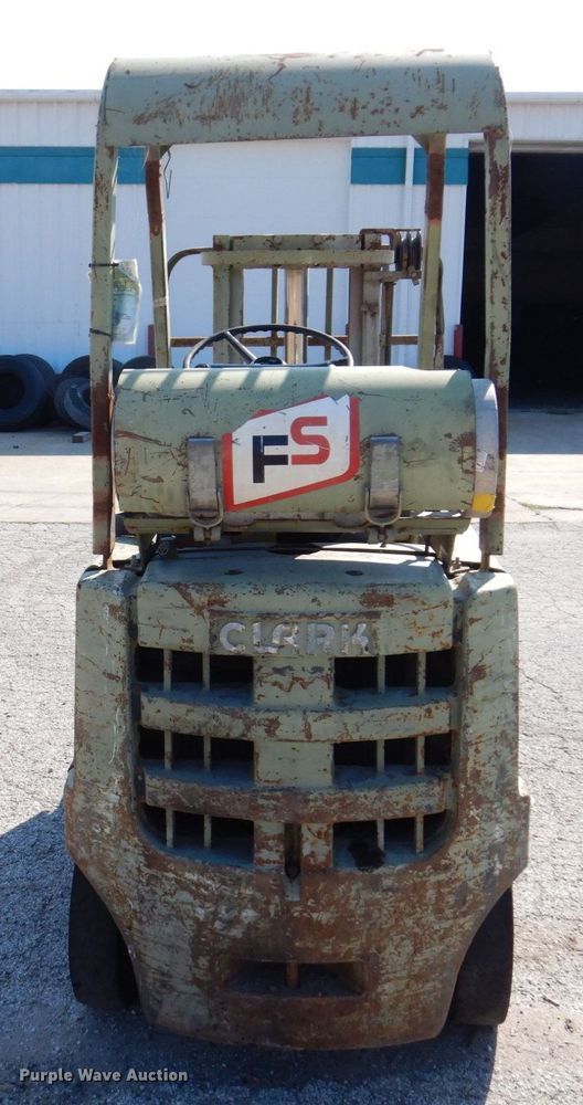 image for item KF9522 Clark  forklift