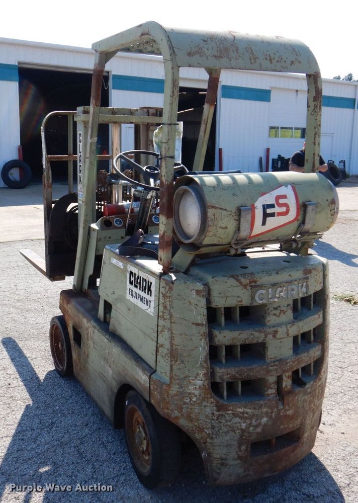 image for item KF9522 Clark  forklift