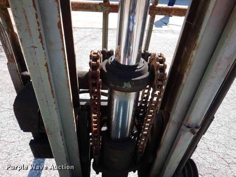 image for item KF9522 Clark  forklift