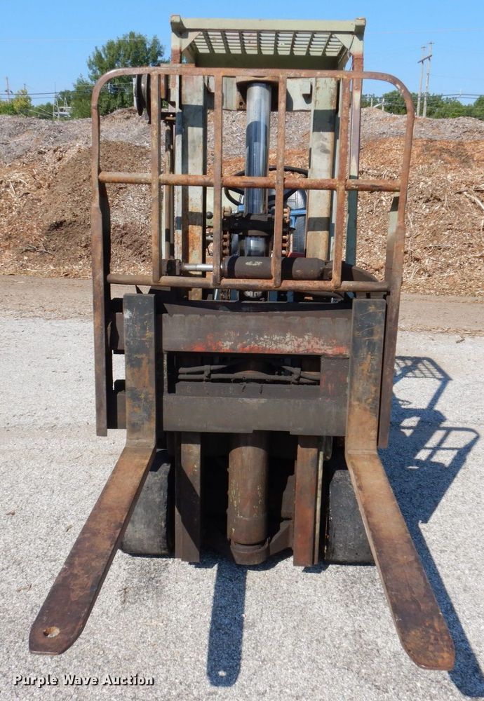 image for item KF9522 Clark  forklift