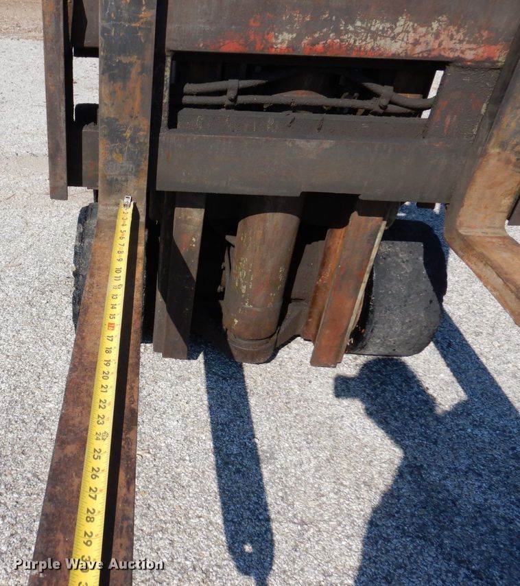 image for item KF9522 Clark  forklift