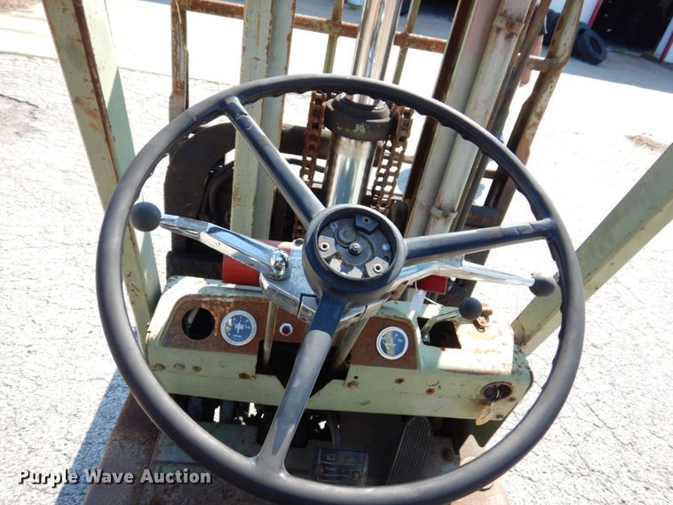 image for item KF9522 Clark  forklift