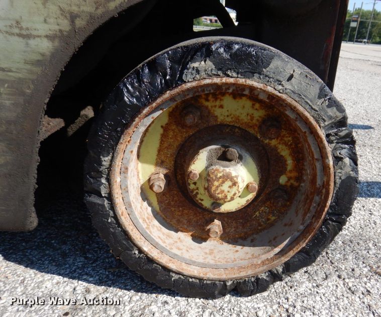 image for item KF9522 Clark  forklift