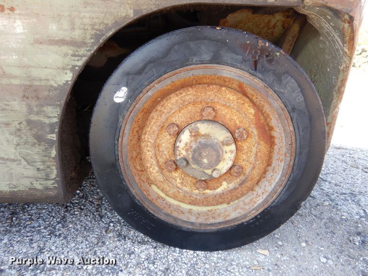 image for item KF9522 Clark  forklift