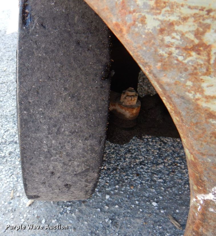 image for item KF9522 Clark  forklift