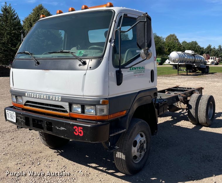 image for item KF9541 1998 Mitsubishi Fuso FG369  truck cab and chassis