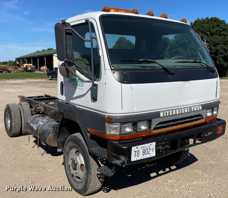 image for item KF9541 1998 Mitsubishi Fuso FG369  truck cab and chassis