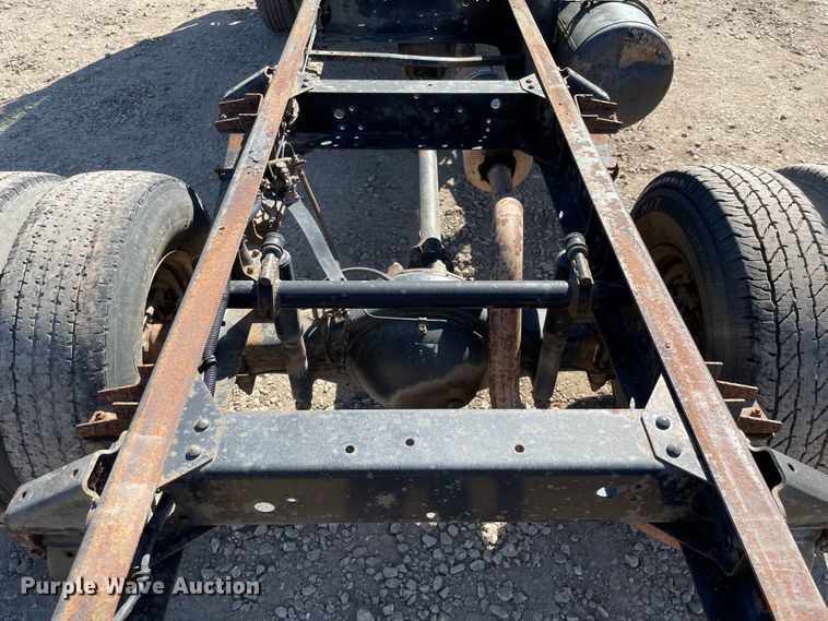 image for item KF9541 1998 Mitsubishi Fuso FG369  truck cab and chassis