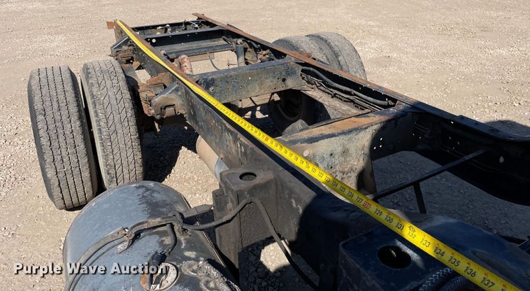 image for item KF9541 1998 Mitsubishi Fuso FG369  truck cab and chassis