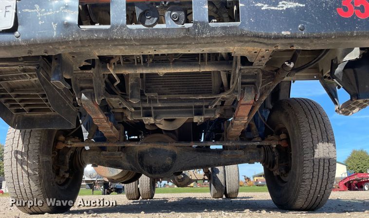 image for item KF9541 1998 Mitsubishi Fuso FG369  truck cab and chassis