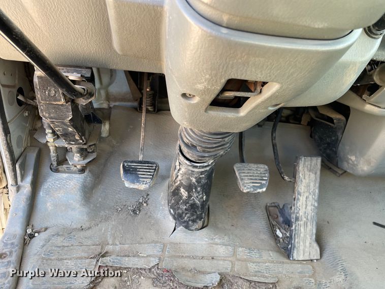 image for item KF9541 1998 Mitsubishi Fuso FG369  truck cab and chassis