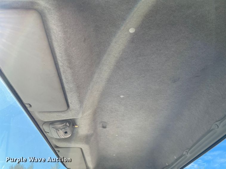 image for item KF9541 1998 Mitsubishi Fuso FG369  truck cab and chassis