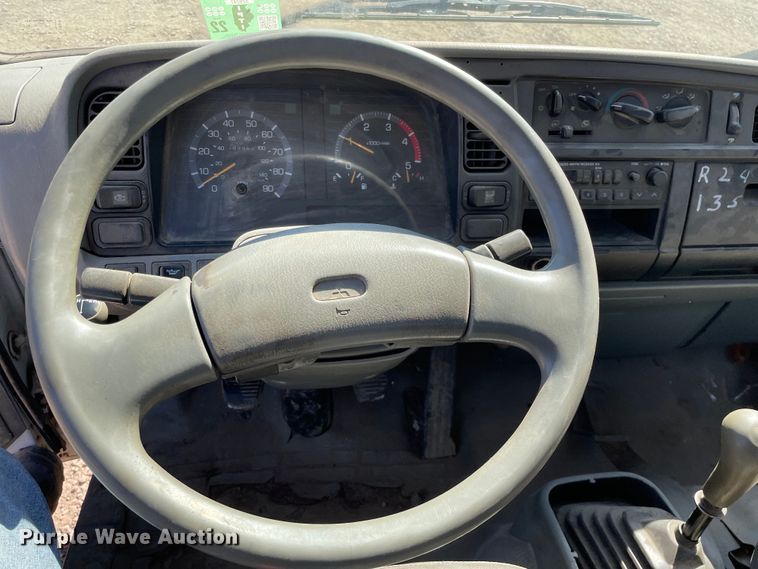 image for item KF9541 1998 Mitsubishi Fuso FG369  truck cab and chassis