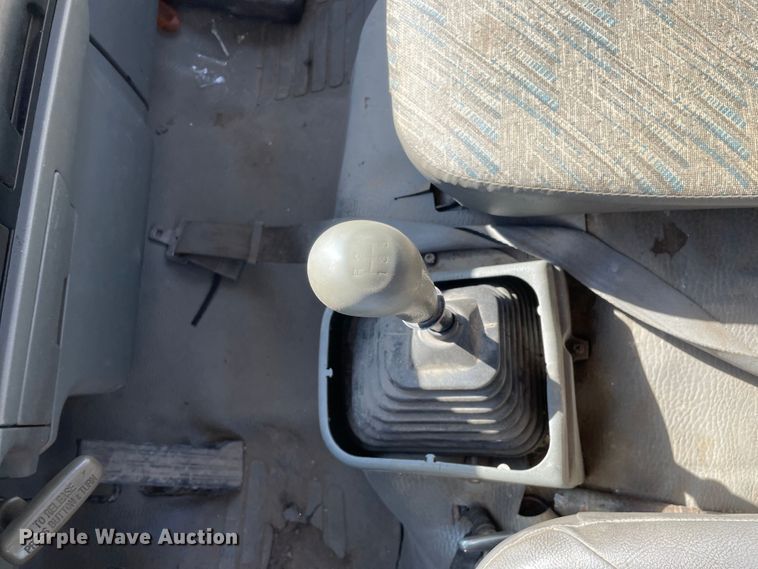 image for item KF9541 1998 Mitsubishi Fuso FG369  truck cab and chassis